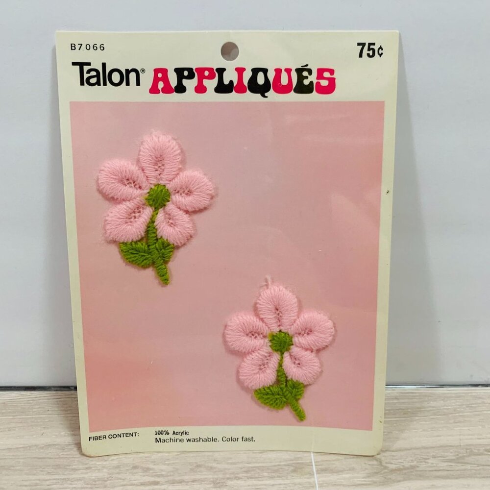 Vintage 1973 Talon Retro Pink Flowers Appliques NOS